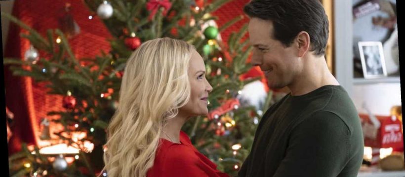 How to Watch Hallmark Christmas Movies All Season Long - Celebrities Major